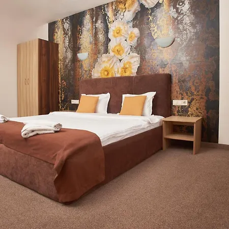 Hotell Flamingo 3*
