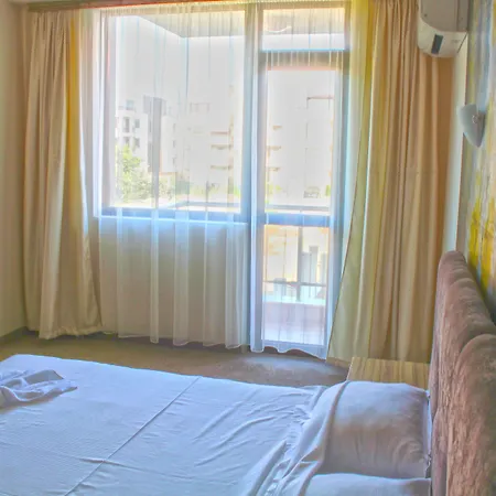 Flamingo Hotell 3*