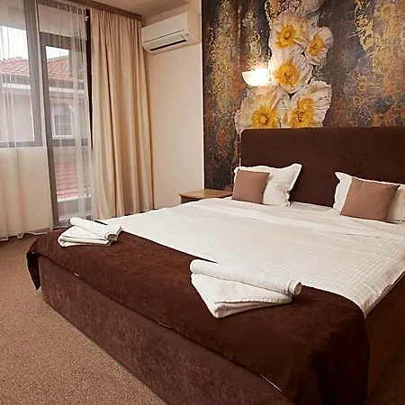 فندق Flamingo 3*